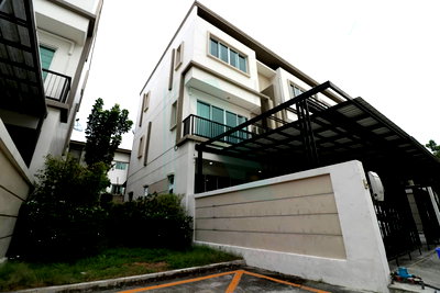 Townhouses for sale Bangna Commercial College : 📌 For Sell Town house LUMPINI TOWN PLACE SUKHUMVIT 62 3-story 3 bedroom 3 bathroom