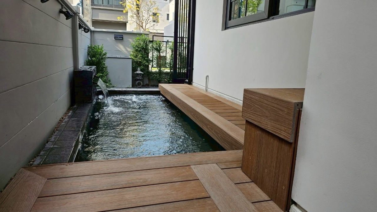 รูป P0209 ขายบ้านหรู พร้อมอยู่ หมู่บ้าน Centro บางนา – ตกแต่งบิ้วอินทั้งหลัง พร้อมบ่อปลาคาร์ฟ - รูปที่ 10/10