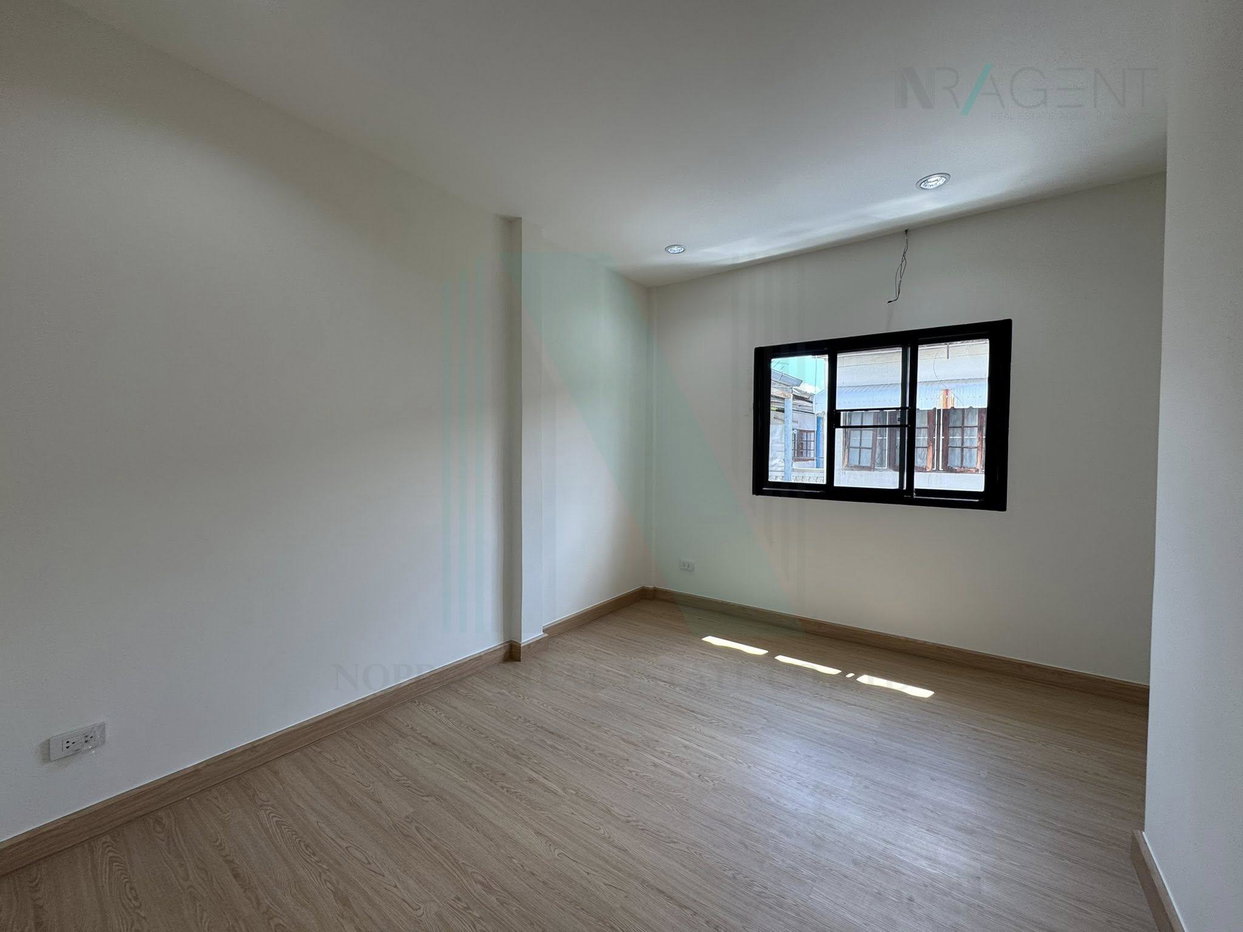 รูป 📌 ขายทาวน์เฮาส์ โครงการ บ้านสินธานี 1 2 ชั้น 2 ห้องนอน 2 ห้องน้ำ - รูปที่ 7/8