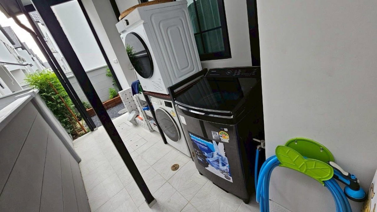 รูป P0209 ขายบ้านหรู พร้อมอยู่ หมู่บ้าน Centro บางนา – ตกแต่งบิ้วอินทั้งหลัง พร้อมบ่อปลาคาร์ฟ - รูปที่ 8/10