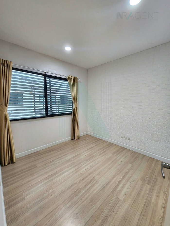 รูป ขายทาวน์เฮาส์ โครงการ บ้านกลางเมือง นวมินทร์ 42 3 ชั้น 3 ห้องนอน 3 ห้องน้ำ - รูปที่ 6/8