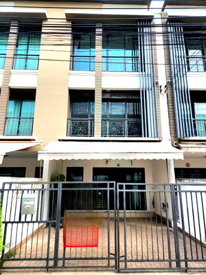 ขายทาวน์โฮม : ขายทาวน์เฮาส์ โครงการ บ้านกลางเมือง นวมินทร์ 42 3 ชั้น 3 ห้องนอน 3 ห้องน้ำ
