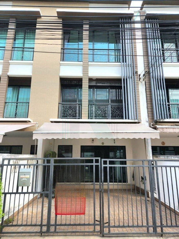 รูป ขายทาวน์เฮาส์ โครงการ บ้านกลางเมือง นวมินทร์ 42 3 ชั้น 3 ห้องนอน 3 ห้องน้ำ - รูปที่ 1/8