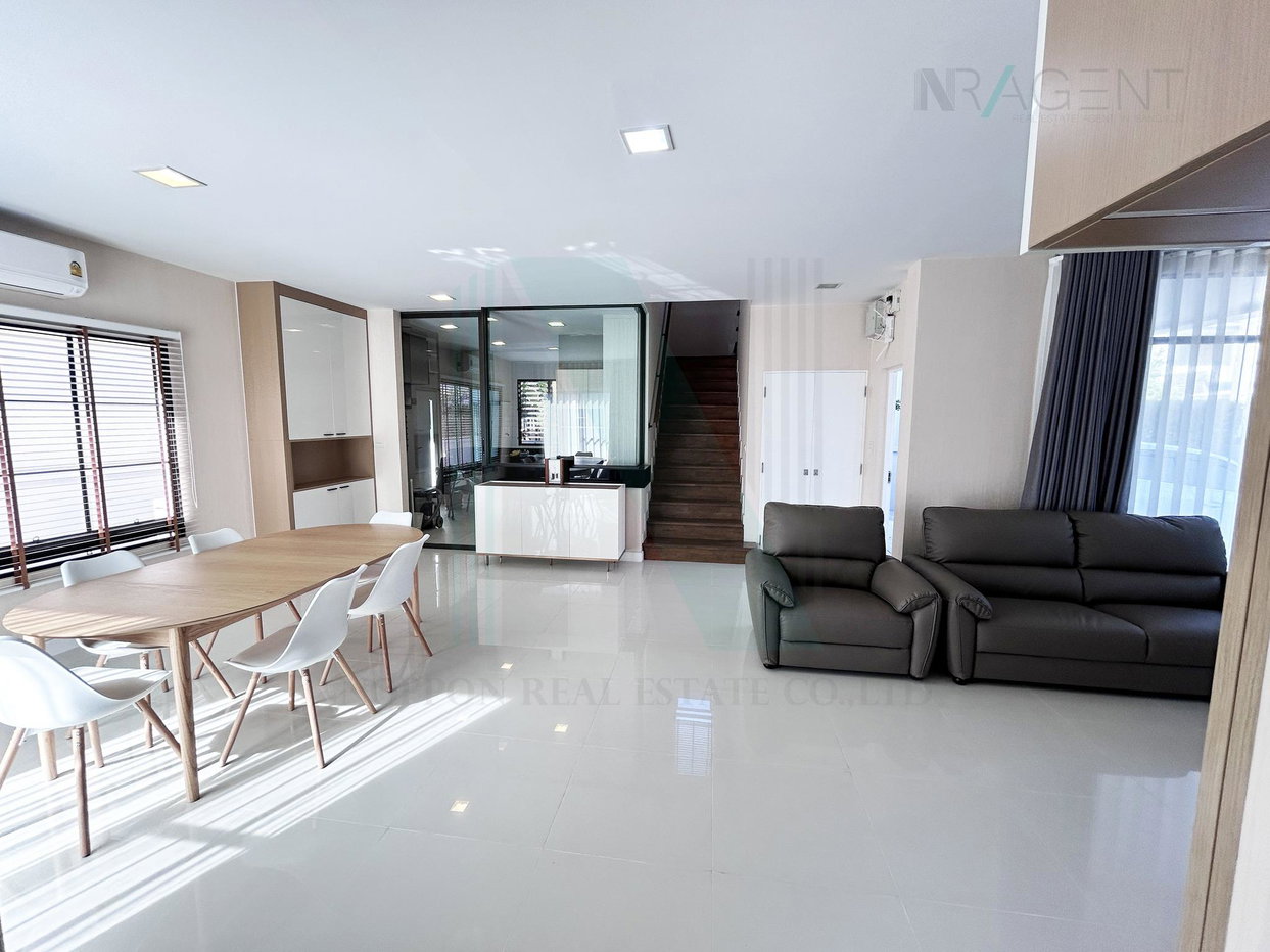 รูป 📌 ให้เช่าบ้านเดี่ยว 2 ชั้น มัณฑนา อ่อนนุช - วงแหวน 4 4 ห้องนอน 3 ห้องน้ำ - รูปที่ 2/8