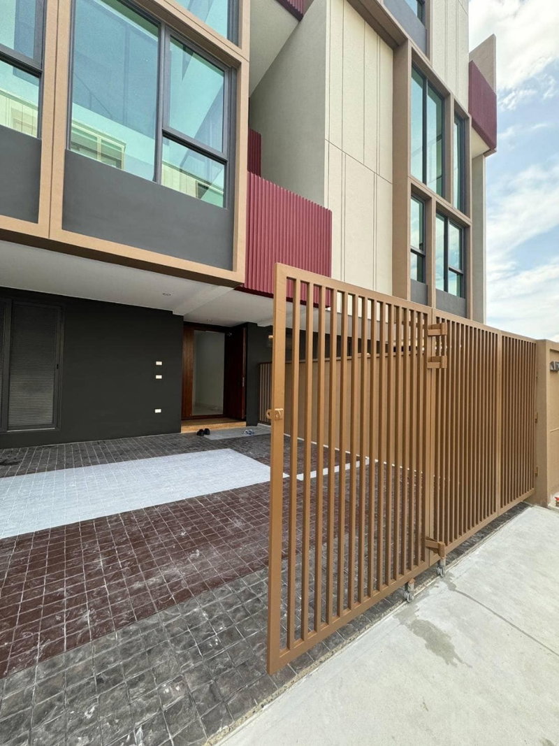 บ้านเดี่ยวให้เช่า : บ้านให้เช่า Baan Klang Muang Classe Sukhumvit 77 (บ้านกลางเมือง คลาสเซ่ สุขุมวิท 77) บ้านแบบ Pyrope