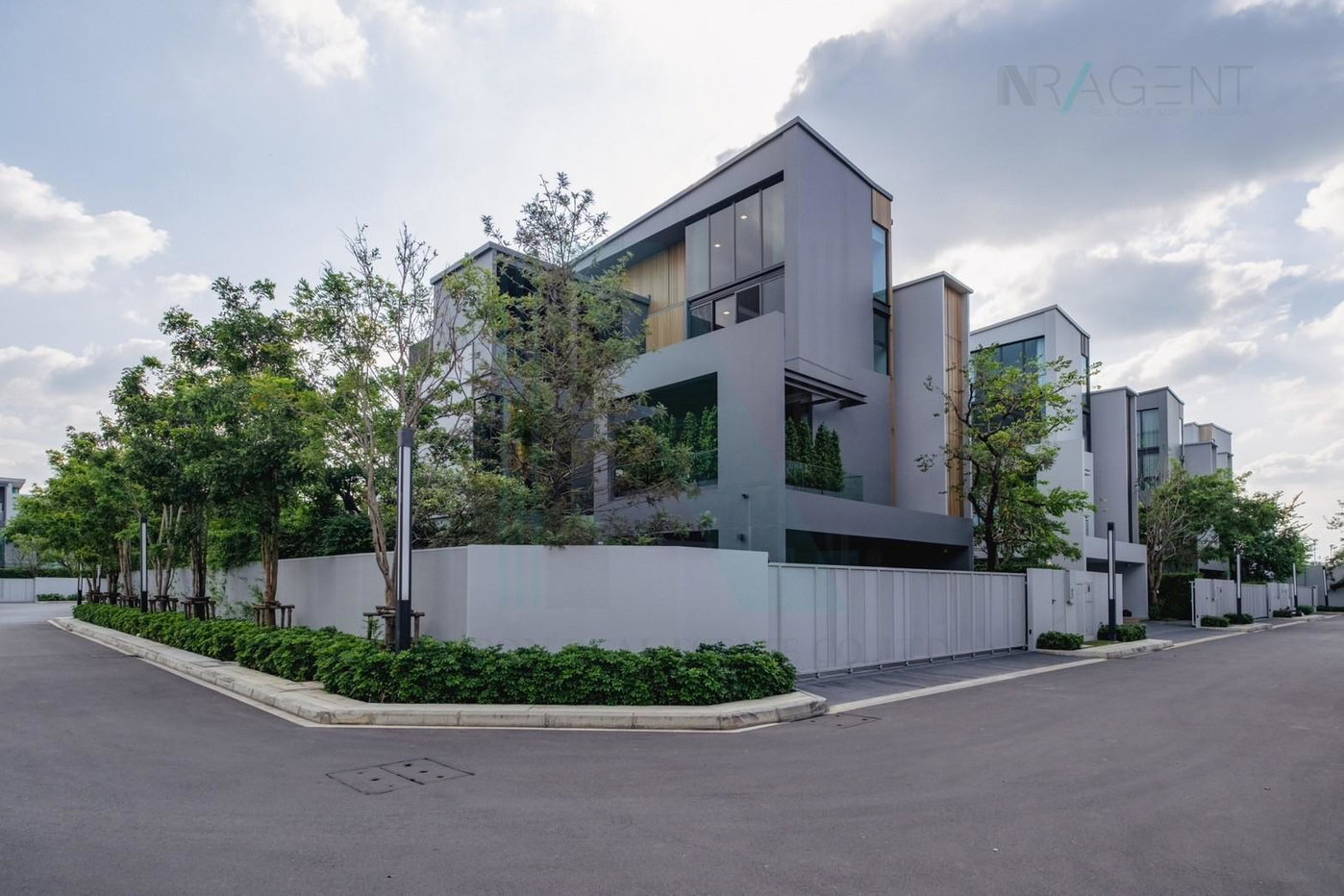 รูป 📌 ให้เช่าบ้านเดี่ยว 3 ชั้น วีเว่ กรุงเทพกรีฑา 4 ห้องนอน 5 ห้องน้ำ - รูปที่ 1/8