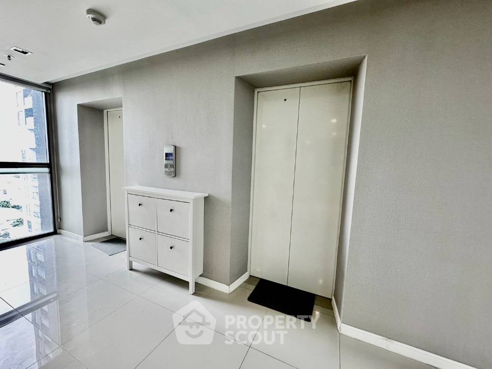 picture 2-BR 79 Sqm Condo For Sale, Star View, High-Floor Near Phra Ram 3 (ID 2027386) - 4/16
