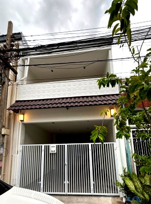 เช่าทาวน์โฮม เขตดินแดง : ให้เช่า Town Home 2 ชั้น ห้วยขวาง รัชดา