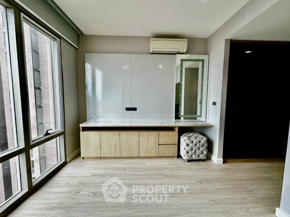 picture 2-BR 79 Sqm Condo For Sale, Star View, High-Floor Near Phra Ram 3 (ID 2027386) - 9/16