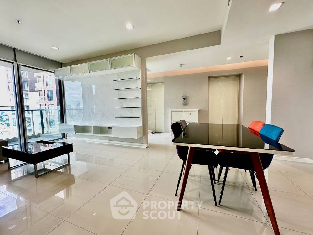 picture 2-BR 79 Sqm Condo For Sale, Star View, High-Floor Near Phra Ram 3 (ID 2027386) - 6/16