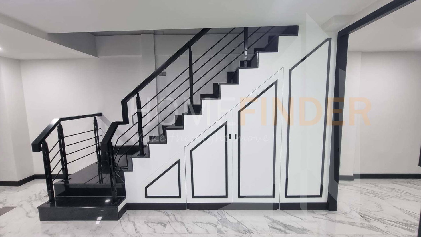 รูป Townhouse in Sukhumvit 26 6 bedrooms, for rent - รูปที่ 2/7
