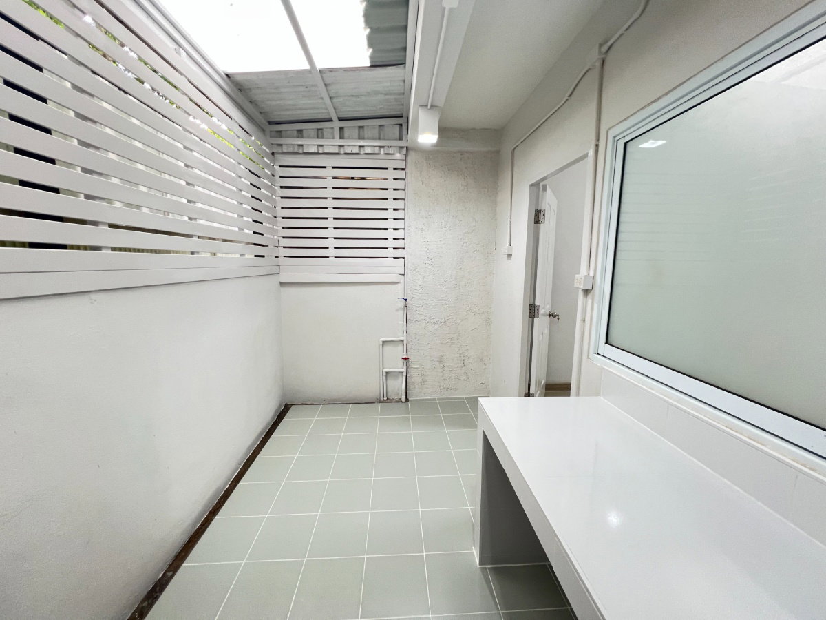 รูป โฮมออฟฟิศ 3 ชั้น（ 3 ห้องนอน 4 ห้องน้ำ ） ตรงข้าม โฮมโปรสันทราย (Homepro สันทราย)  - รูปที่ 6/15