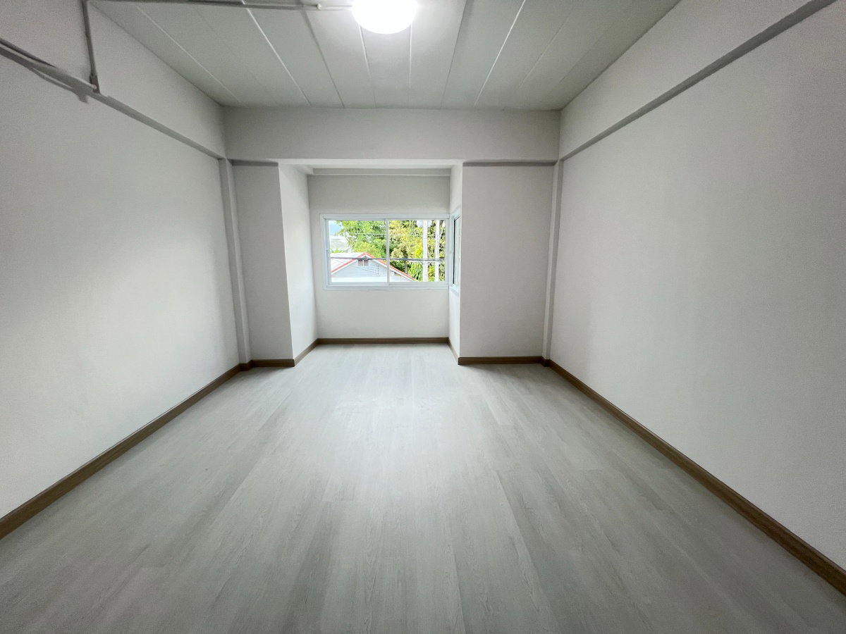รูป โฮมออฟฟิศ 3 ชั้น（ 3 ห้องนอน 4 ห้องน้ำ ） ตรงข้าม โฮมโปรสันทราย (Homepro สันทราย)  - รูปที่ 14/15