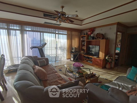คอนโด 4 ห้องนอน 167 ตร.ม. ชั้นสูง 22 ที่ Monterey Place Sukhumvit 16 • ใกล้ MRT Queen Sirikit 100 ม. (ID 512619)