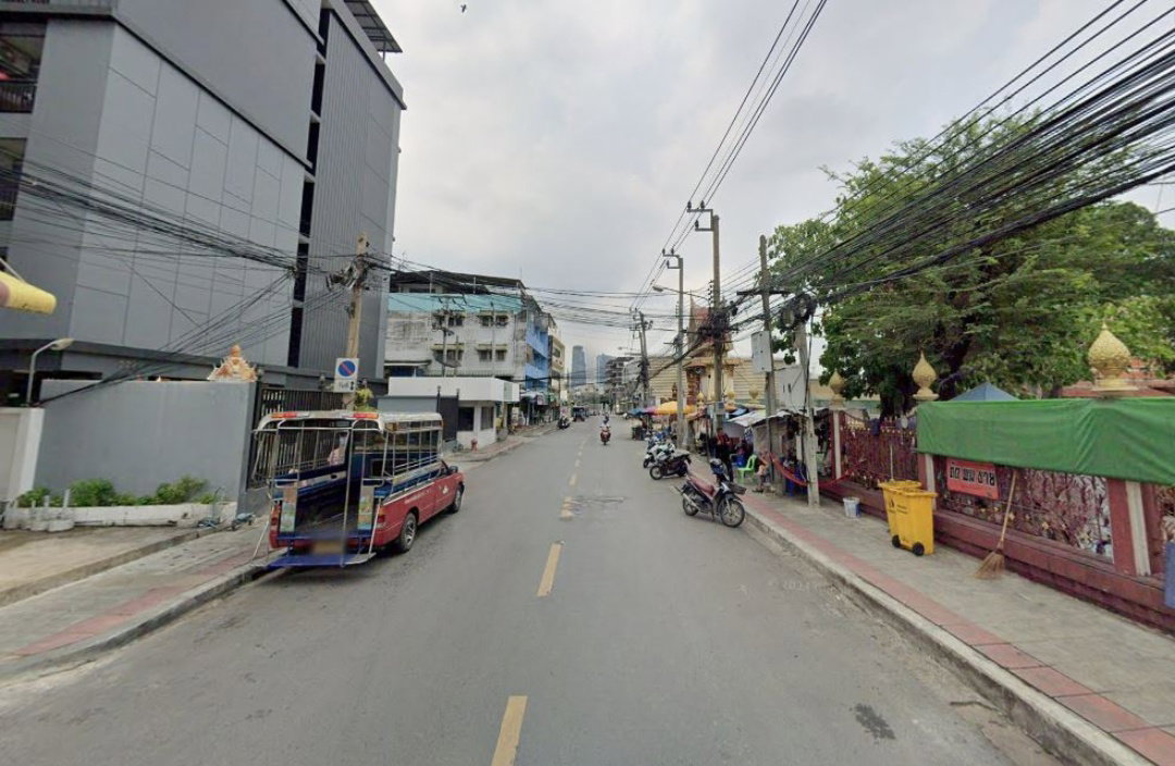 รูป ขายที่ดินพร้อมสิ่งปลูกสร้าง ซอยสาธุประดิษฐ์ ใกล้โรงเรียนนานาชาติคิงส์คอลเลจ - รูปที่ 1/4