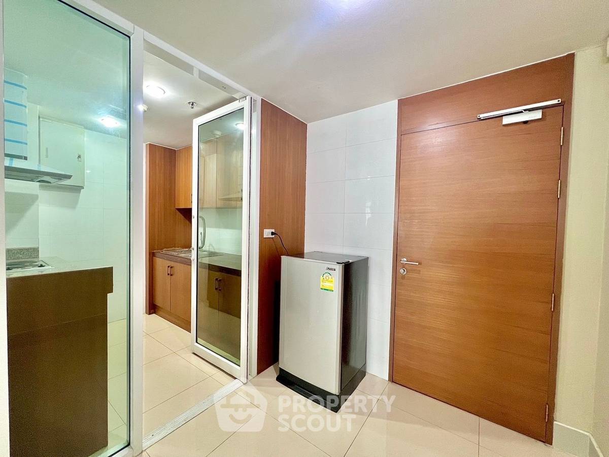 รูป คอนโด 2 ห้องนอน โครงการ สุขุมวิท ซิตี้ รีสอร์ท คอนโด  ชั้น 9 ใกล้ BTS นานา (ID 1985842) - รูปที่ 9/11