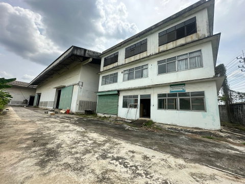 ขายโรงงานพร้อมสำนักงาน 3 ชั้น เนื้อที่ 2-3-82 ไร่ ตำบลอ้อมน้อย อ. กระทุ่มแบน จ. สมุทรสาคร