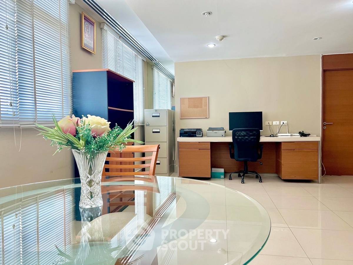 รูป คอนโด 2 ห้องนอน โครงการ สุขุมวิท ซิตี้ รีสอร์ท คอนโด  ชั้น 9 ใกล้ BTS นานา (ID 1985842) - รูปที่ 2/11
