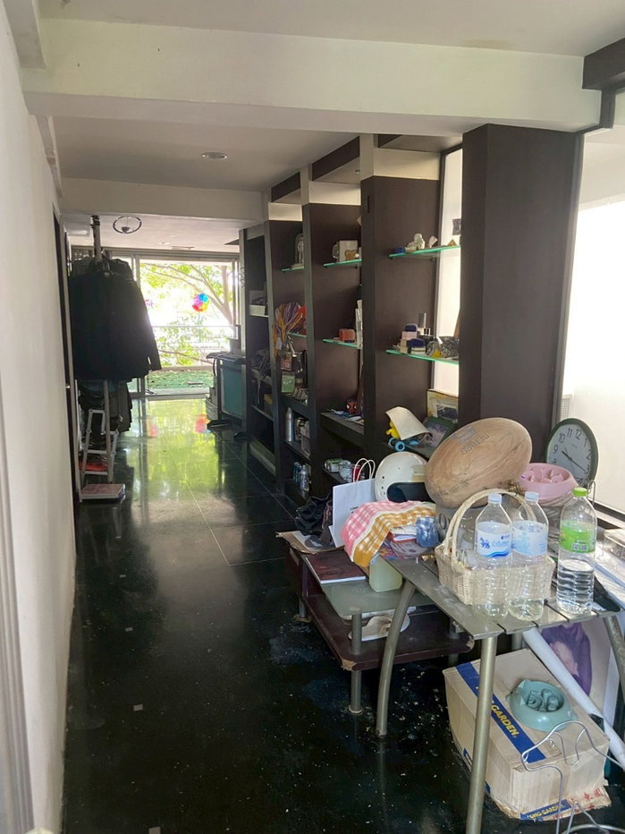 รูป ซื้อ ขาย บ้าน 3 ชั้น ทาวน์อินทาวน์ บ้านหนึ่งเดี่ยว ไม่เหมือนใคร เจ้าของบ้านเป็นสถาปนิก ฟังชั่นดี ช่องลม ช่องแสง ดีมาก Line ID : @951qfbfi - รูปที่ 9/19