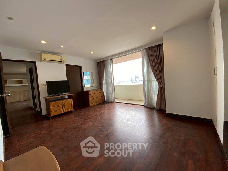 picture Well-Priced Value? 2-BR 118 Sqm Condo Newton Tower Near BTS Nana (200m) (ID 2284208) - 16/22