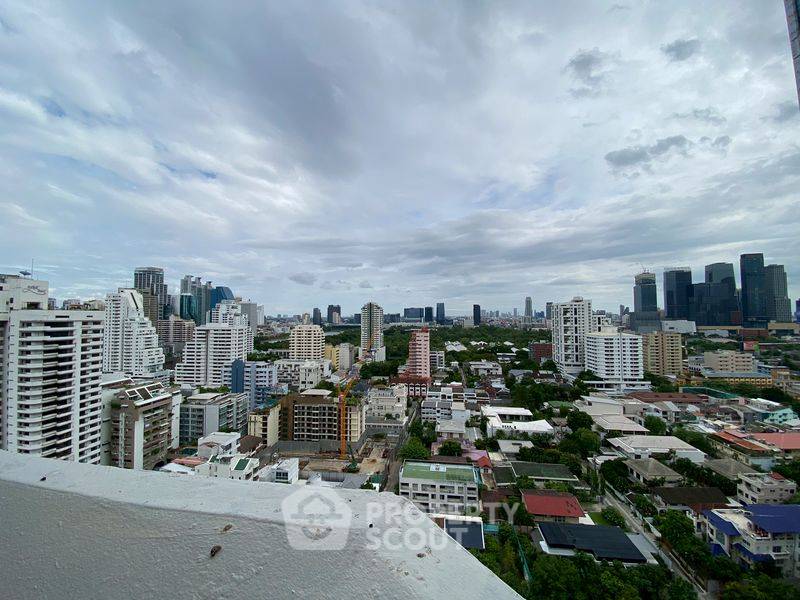 picture Well-Priced Value? 2-BR 118 Sqm Condo Newton Tower Near BTS Nana (200m) (ID 2284208) - 10/22