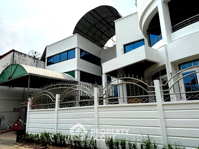 บ้านเดี่ยว ทาวน์ อิน ทาวน์ : บ้าน 5 ห้องนอน ขาย บ้านคลองเจ้าคุณสิงห์ วังทองหลาง กรุงเทพ (ID 1028813)