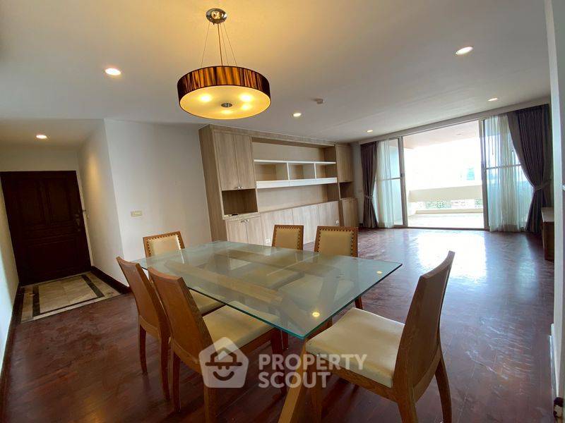 picture Well-Priced Value? 2-BR 118 Sqm Condo Newton Tower Near BTS Nana (200m) (ID 2284208) - 4/22