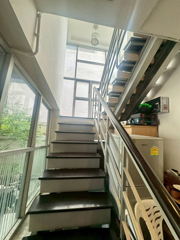 รูป ซื้อ ขาย บ้าน 3 ชั้น ทาวน์อินทาวน์ บ้านหนึ่งเดี่ยว ไม่เหมือนใคร เจ้าของบ้านเป็นสถาปนิก ฟังชั่นดี ช่องลม ช่องแสง ดีมาก Line ID : @951qfbfi - รูปที่ 5/19