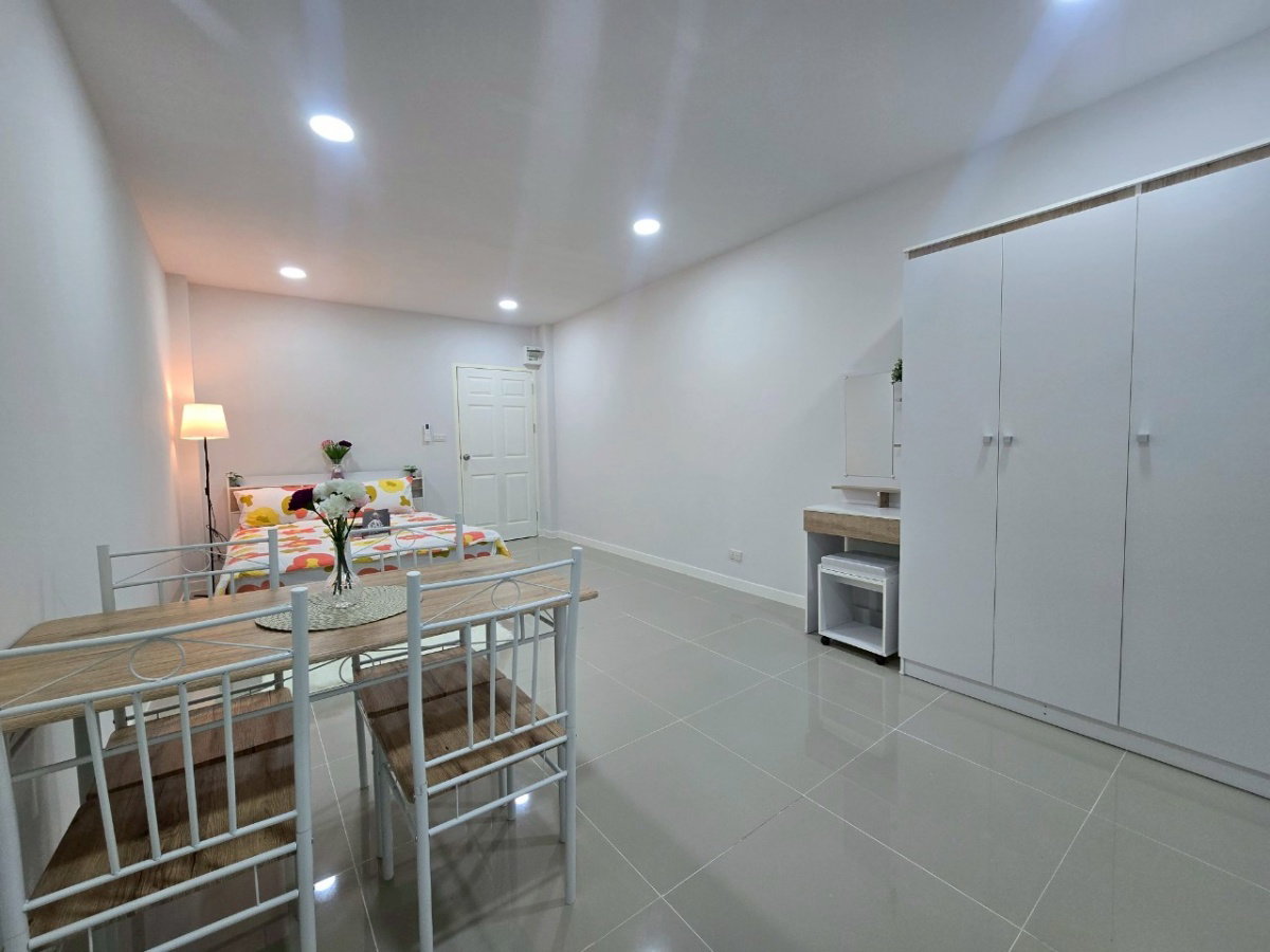 รูป ให้เช่า ห้องรีโนเวทใหม่ ลาดพร้าว 101 แมนชั่น เฟอร์นิเจอร์พร้อมเข้าอยู่ - รูปที่ 2/8