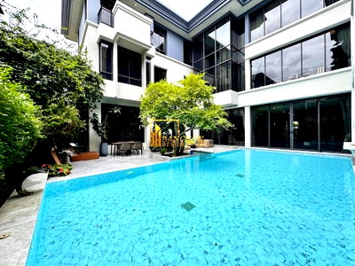 บ้านเดี่ยวให้เช่า : Mavista Prestige Village | Stunning 5 Bed Luxury House in Krungthepkreetha - BR28283SH