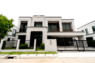 บ้านเดี่ยว โรงเรียนนวมินทราชินูทิศ เบญจมราชาลัย : Setthasiri Wongwaen - Chatuchot  4 bedrooms, for sale