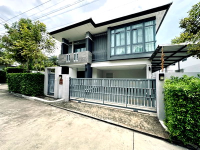 Houses for sale Frost Magical Ice of Siam : Affordable Luxury Modern Style House in a village next to Regent International School