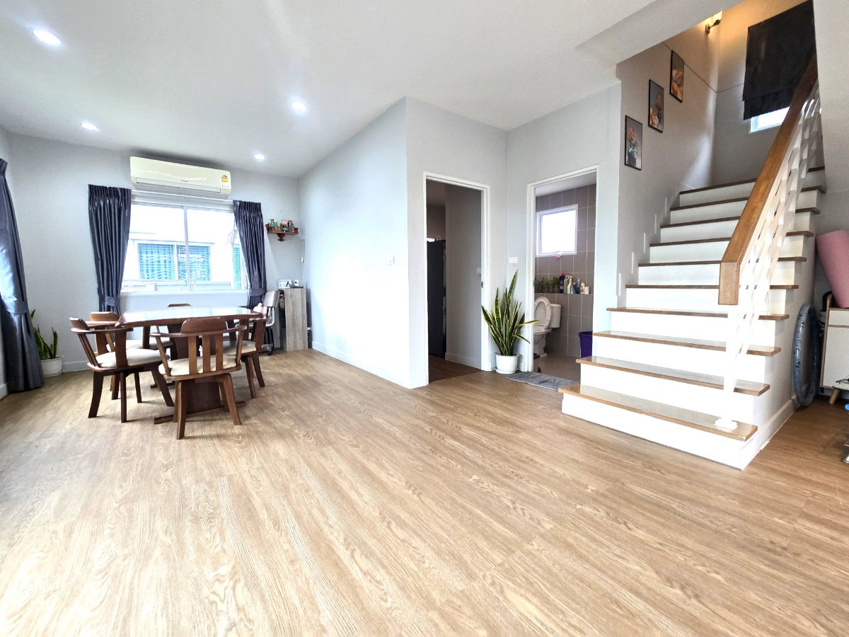 รูป บ้านเดี่ยว 2 ชั้น หมู่บ้าน เซนโทร รังสิต คลอง 4 ตกแต่งสวย พร้อมสวนรอบบ้าน ทำเลดี ติด ถนนรังสิต-นครนายก - รูปที่ 11/22