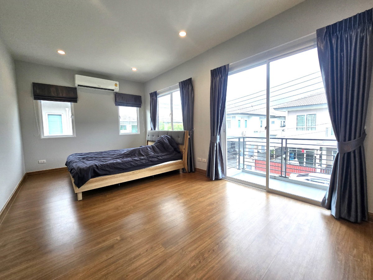 รูป บ้านเดี่ยว 2 ชั้น หมู่บ้าน เซนโทร รังสิต คลอง 4 ตกแต่งสวย พร้อมสวนรอบบ้าน ทำเลดี ติด ถนนรังสิต-นครนายก - รูปที่ 13/22