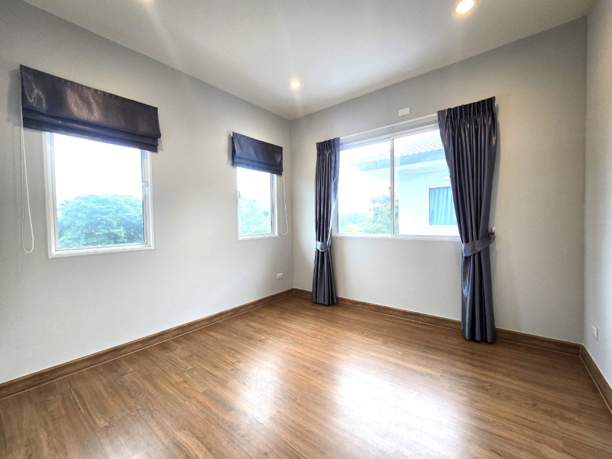 รูป บ้านเดี่ยว 2 ชั้น หมู่บ้าน เซนโทร รังสิต คลอง 4 ตกแต่งสวย พร้อมสวนรอบบ้าน ทำเลดี ติด ถนนรังสิต-นครนายก - รูปที่ 19/22