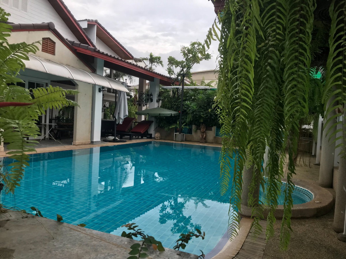 รูป For rent house 4 beds 6 bath with pool nice location (S15-22555)  - รูปที่ 33/35