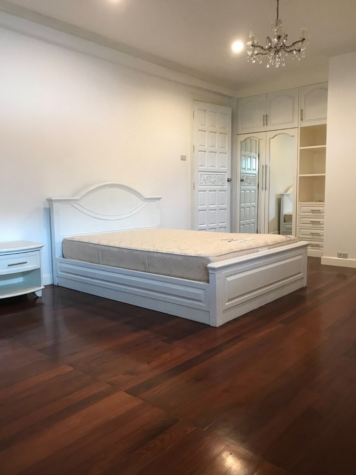รูป For rent house 4 beds 6 bath with pool nice location (S15-22555)  - รูปที่ 15/35