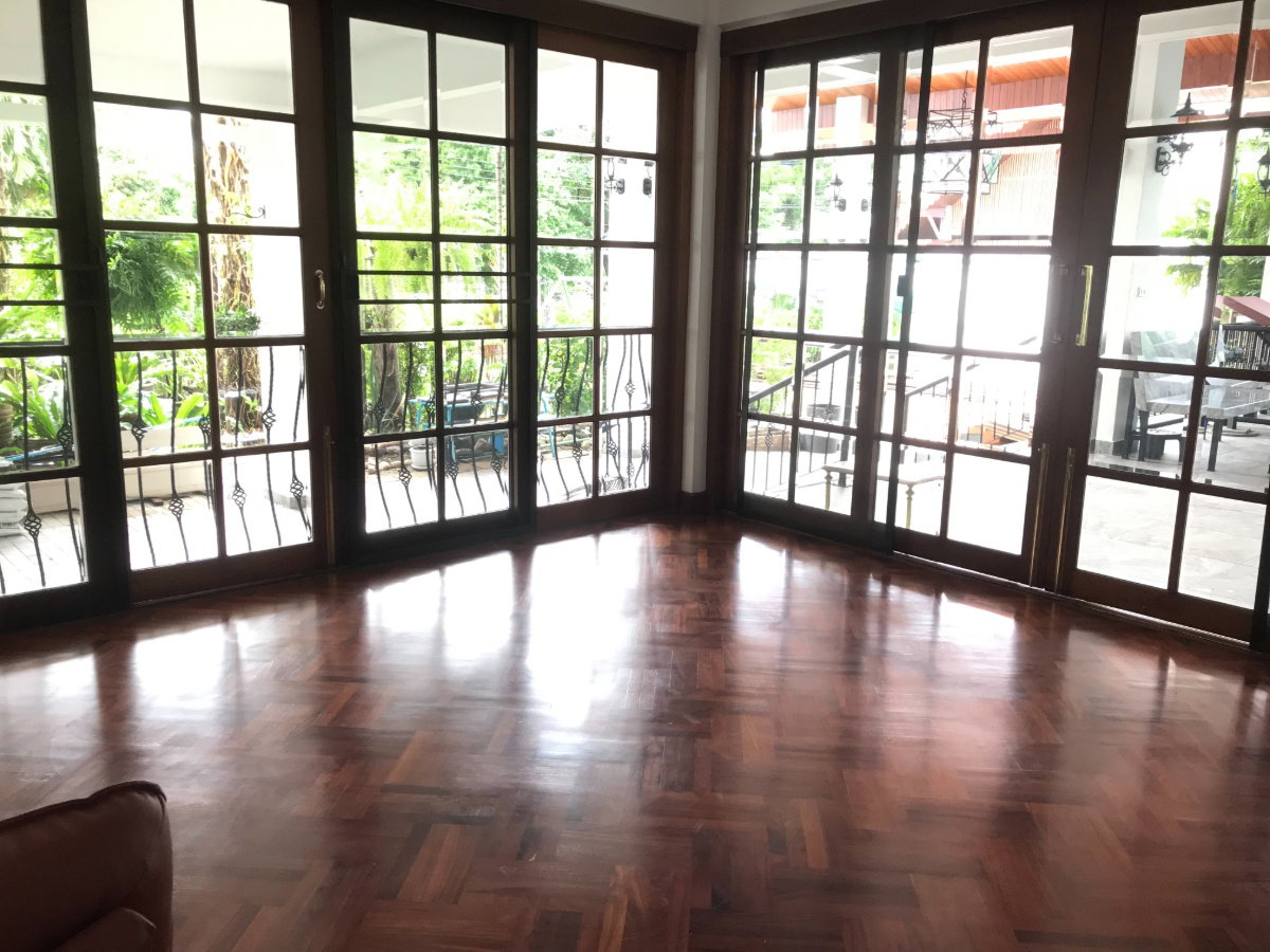 รูป For rent house 4 beds 6 bath with pool nice location (S15-22555)  - รูปที่ 20/35