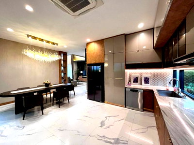 บ้านเดี่ยวให้เช่า :  ♦ Luxury class ♦ บ้านเดี่ยว 2 ชั้น | ขนาดที่ดิน 107.00 ตร.ว. พื้นที่ใช้สอย 555.00 ตร.ม. | 4 ห้องนอน 5 ห้องน้ำ 3 ที่จอดรถ | ใกล้ Mega Bangna