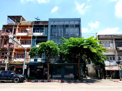 บ้านเดี่ยว ถนนจรัญสนิทวงศ์ : ขาย อาคารพาณิชย์ 4 ชั้น 2 คูหา ทำเลบางซื่อ กรุงเทพฯ