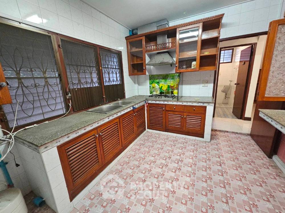 รูป บ้านเช่า 4 ห้องนอน พื้นที่ 325 ตร.ม. ใกล้ BTS สำโรงเหนือ (ID 1434427) - รูปที่ 6/10