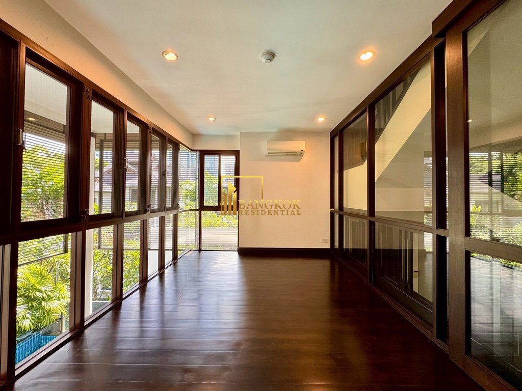 รูป Baan Sukhumvit 18 - Stunning 4 Bed House With Private Pool - BR28270SH - รูปที่ 36/45