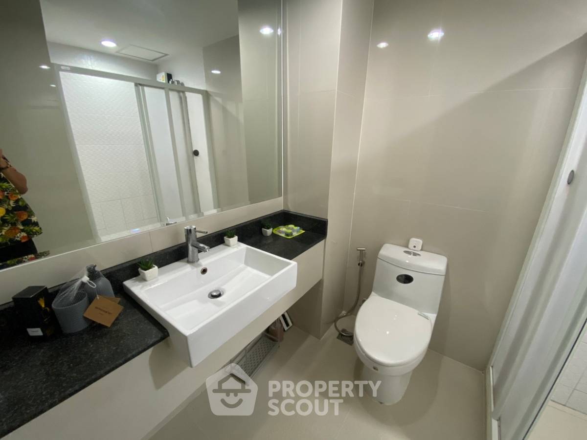 picture Great Value 1-BR The Kris Ratchada 17, 400m To MRT Sutthisan (ID 619120) - 7/11