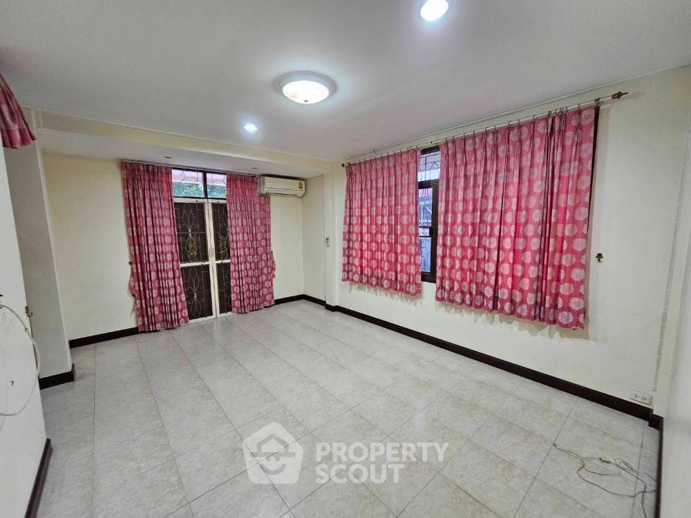 รูป บ้านเช่า 4 ห้องนอน พื้นที่ 325 ตร.ม. ใกล้ BTS สำโรงเหนือ (ID 1434427) - รูปที่ 8/10