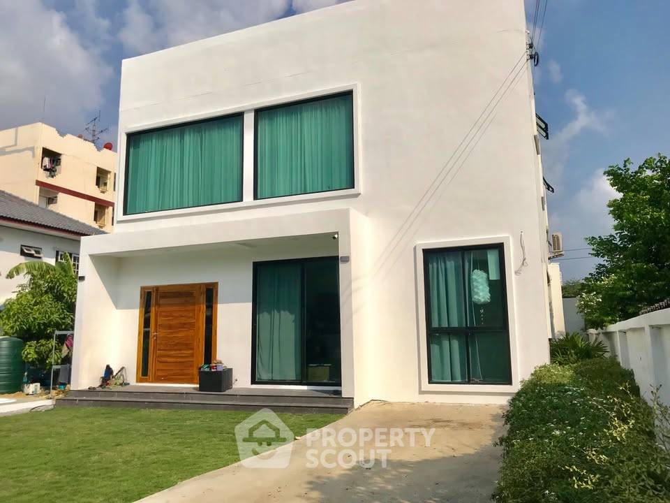 รูป บ้านเช่า 4 ห้องนอน รองรับสัตว์เลี้ยง ในบางนาเหนือ บางนา กรุงเทพ (ID 2285810) - รูปที่ 2/12