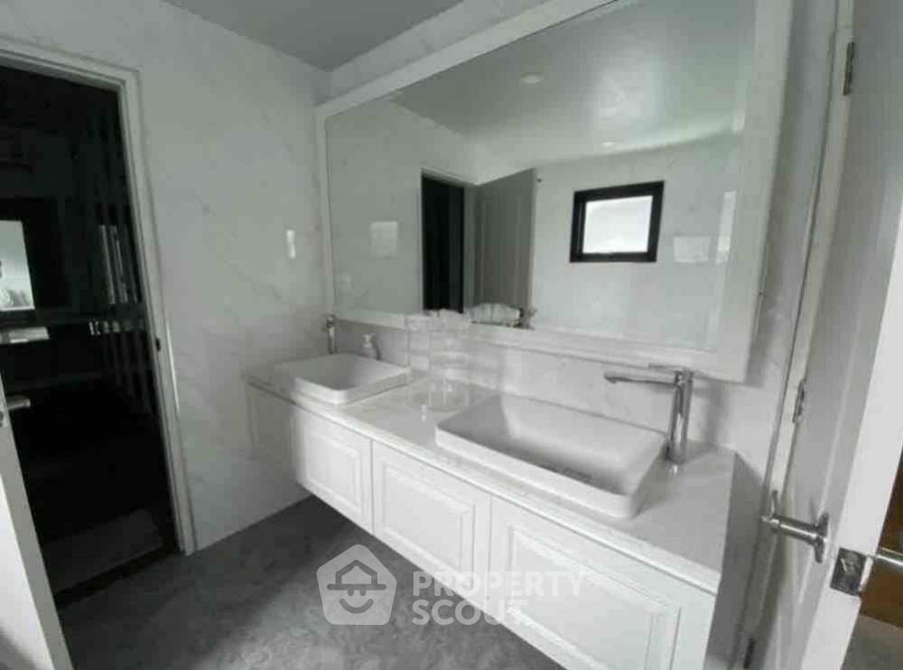 รูป บ้าน 3 ห้องนอน ขาย พร้อมเลี้ยงสัตว์ Centro Ramintra-Chatuchot เขตสายไหม (ID 1393973) - รูปที่ 42/43