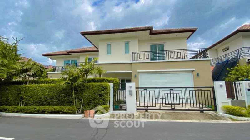 Houses for sale : Pet-Friendly 5-Bed House 410 Sqm Villa Nakarin Onnut-Wongwaen (ID 1308477)