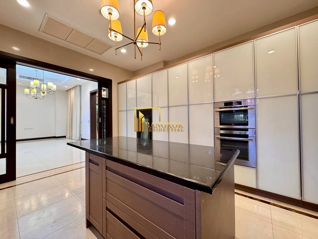 รูป Baan Sukhumvit 18 - Stunning 4 Bed House With Private Pool - BR28270SH - รูปที่ 8/45
