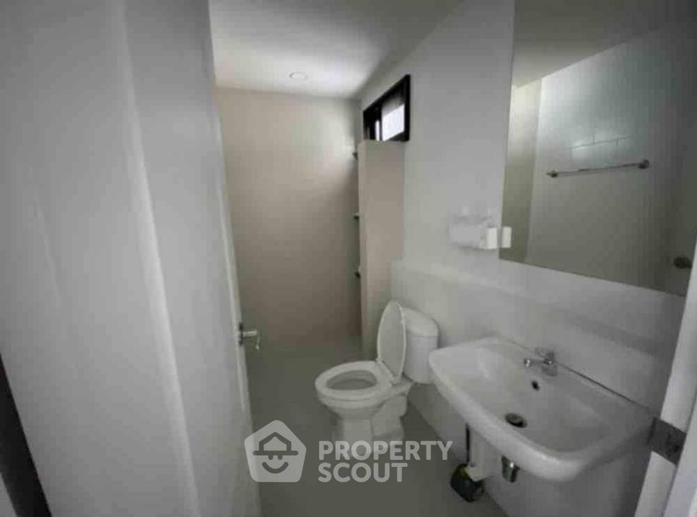 รูป บ้าน 3 ห้องนอน ขาย พร้อมเลี้ยงสัตว์ Centro Ramintra-Chatuchot เขตสายไหม (ID 1393973) - รูปที่ 24/43