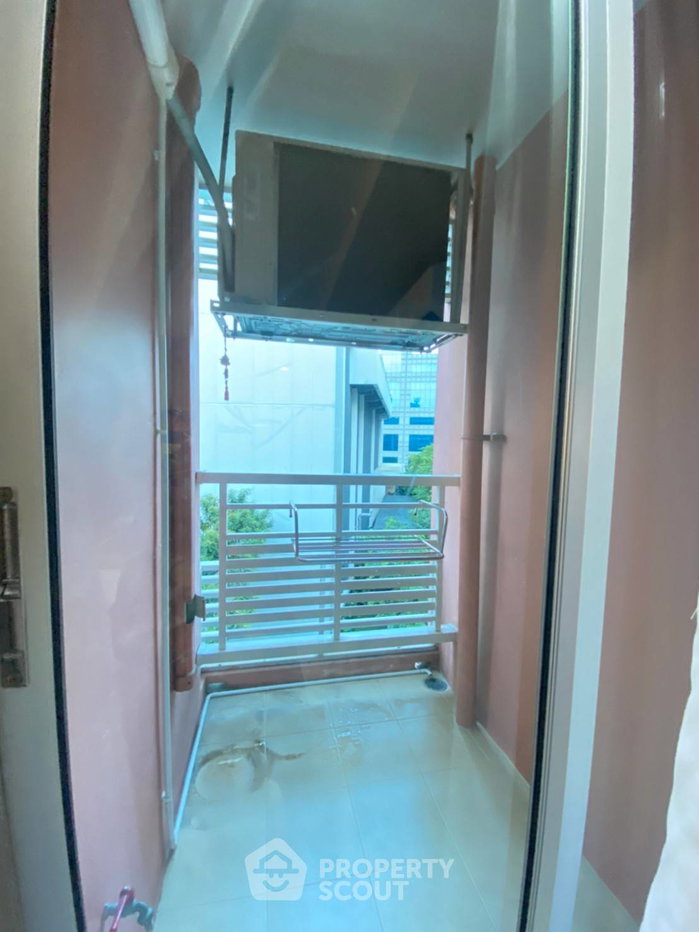 picture Great Value 1-BR The Kris Ratchada 17, 400m To MRT Sutthisan (ID 619120) - 10/11